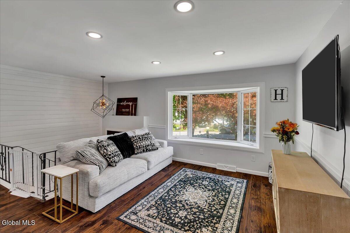 19 James Lane Troy NY 12182