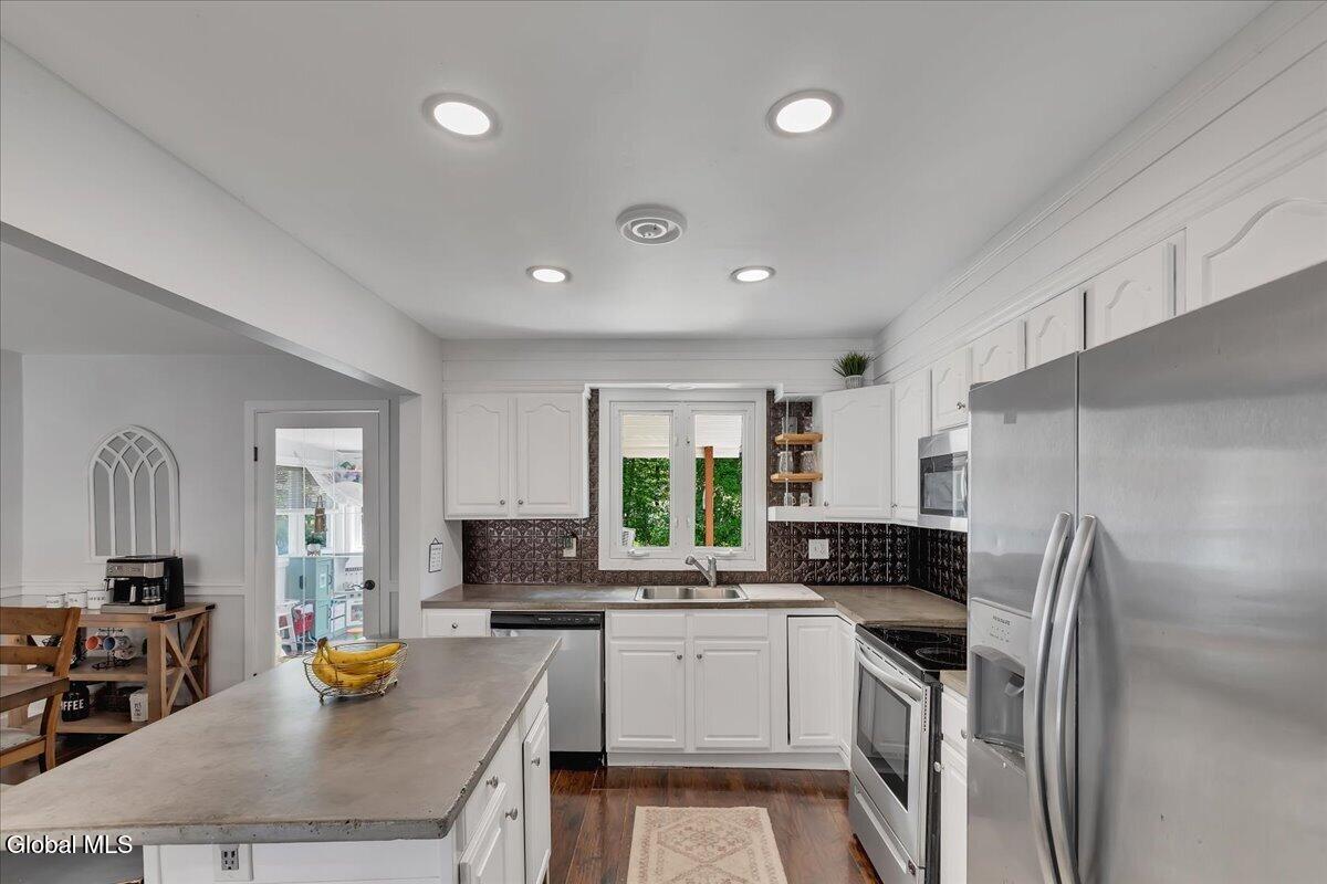 19 James Lane Troy NY 12182