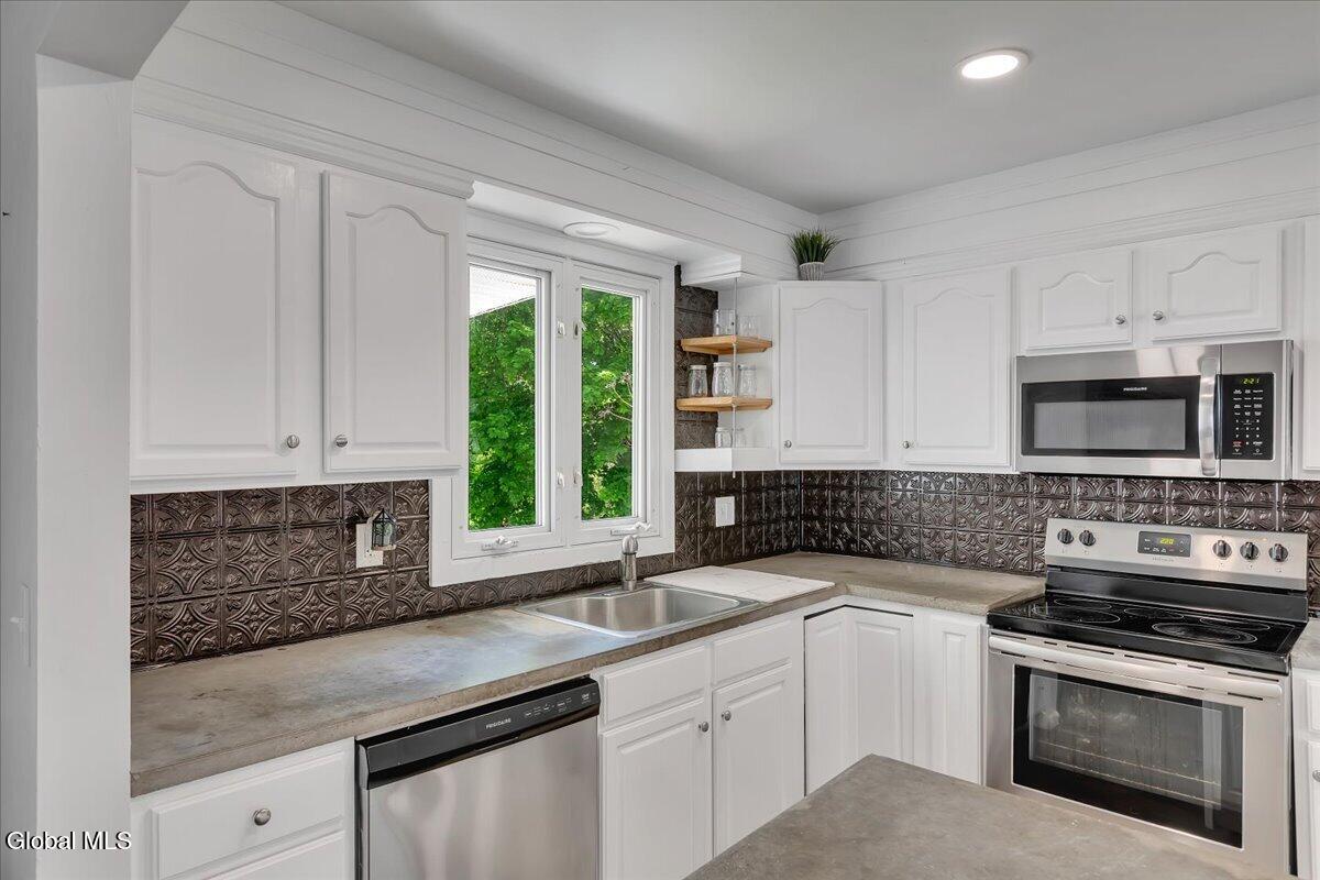 19 James Lane Troy NY 12182