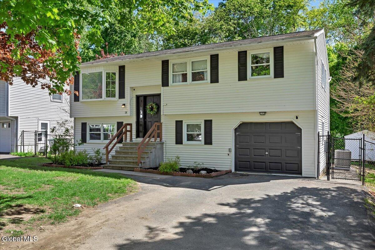 19 James Lane Troy NY 12182