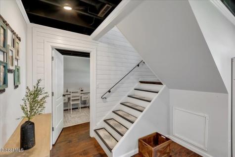 19 James Lane Troy NY 12182