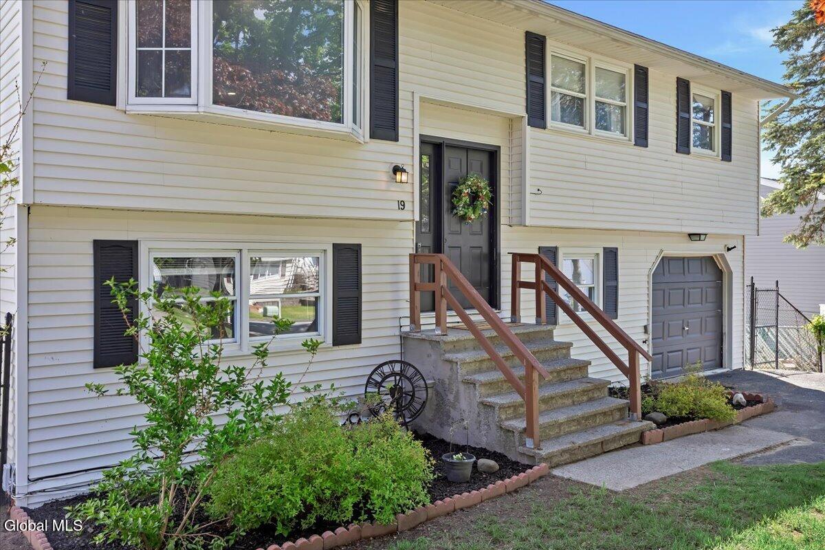 19 James Lane Troy NY 12182