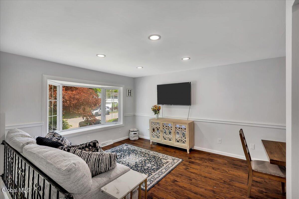 19 James Lane Troy NY 12182