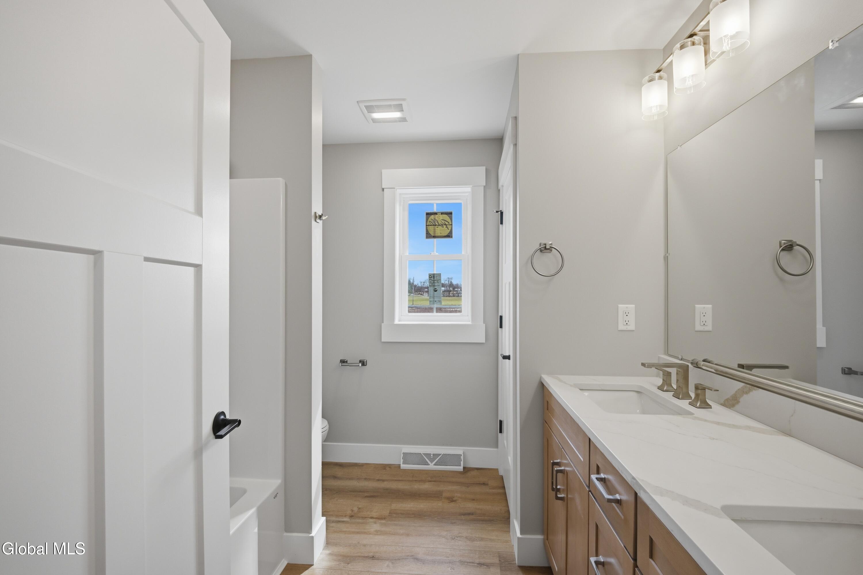 6 Royal Court Cohoes NY 12047