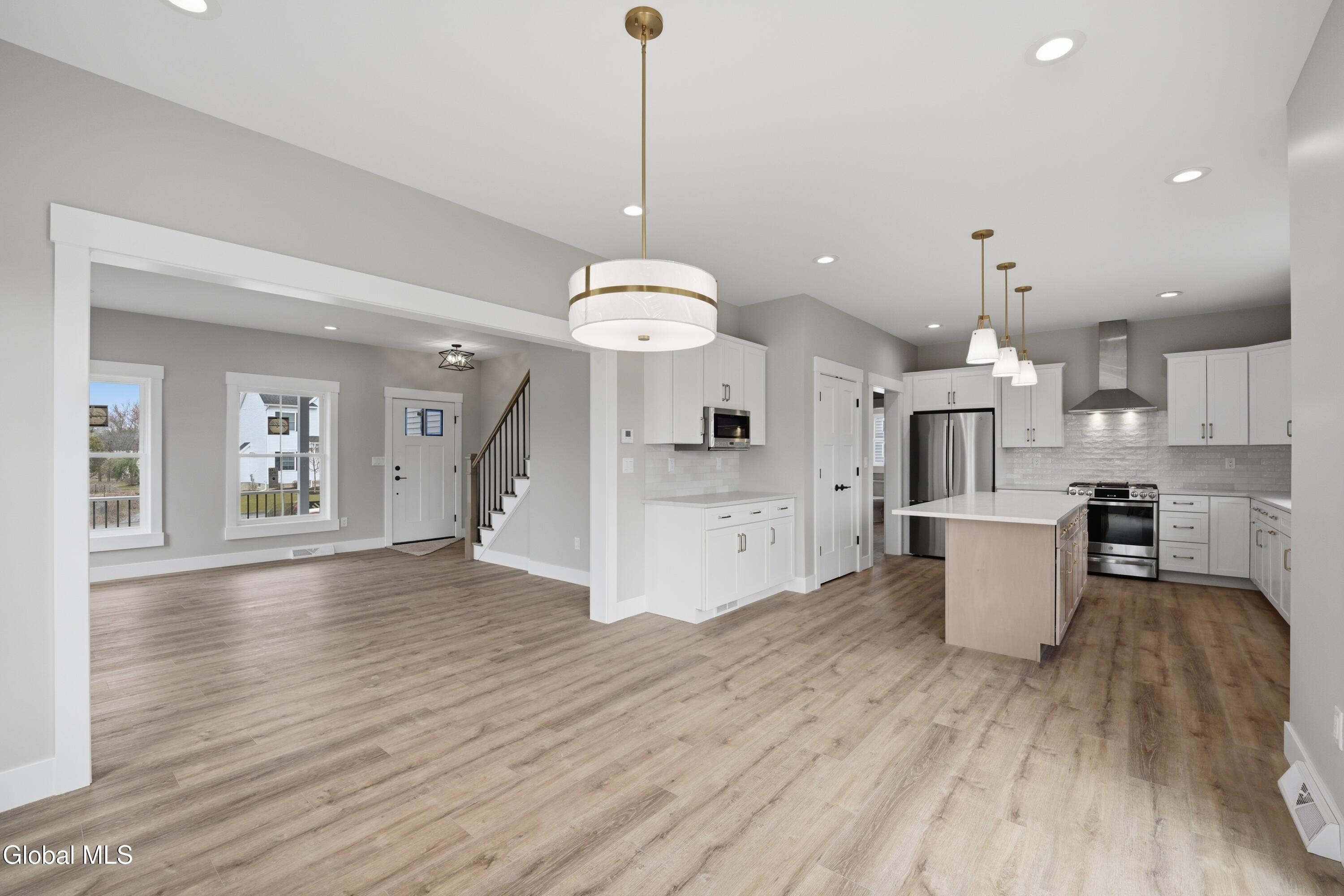 6 Royal Court Cohoes NY 12047