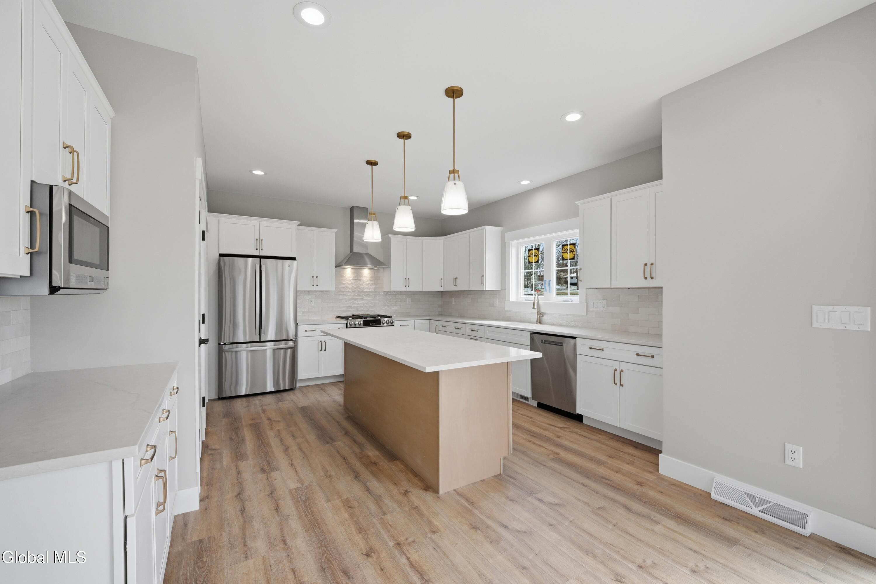 6 Royal Court Cohoes NY 12047