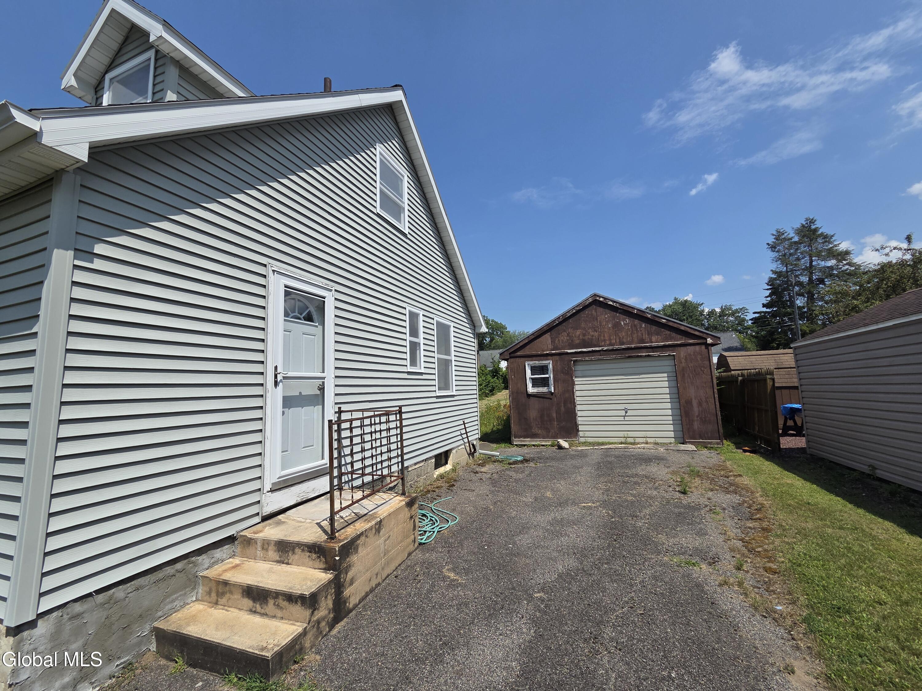 3337 Alice Street Schenectady NY 12304