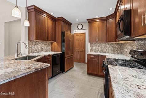 4204 Bostonian Drive Schenectady NY 12306