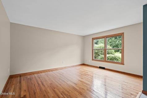4204 Bostonian Drive Schenectady NY 12306