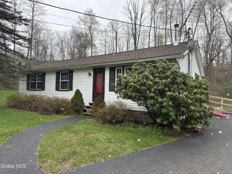 11 Kinderhook Lane New Lebanon NY 12125