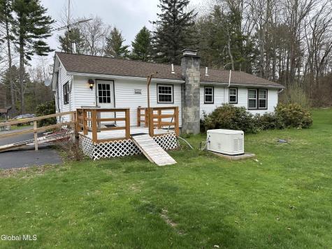 11 Kinderhook Lane New Lebanon NY 12125
