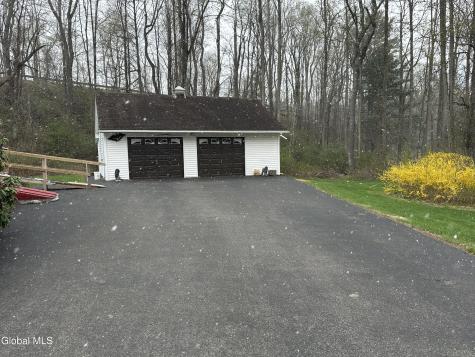 11 Kinderhook Lane New Lebanon NY 12125