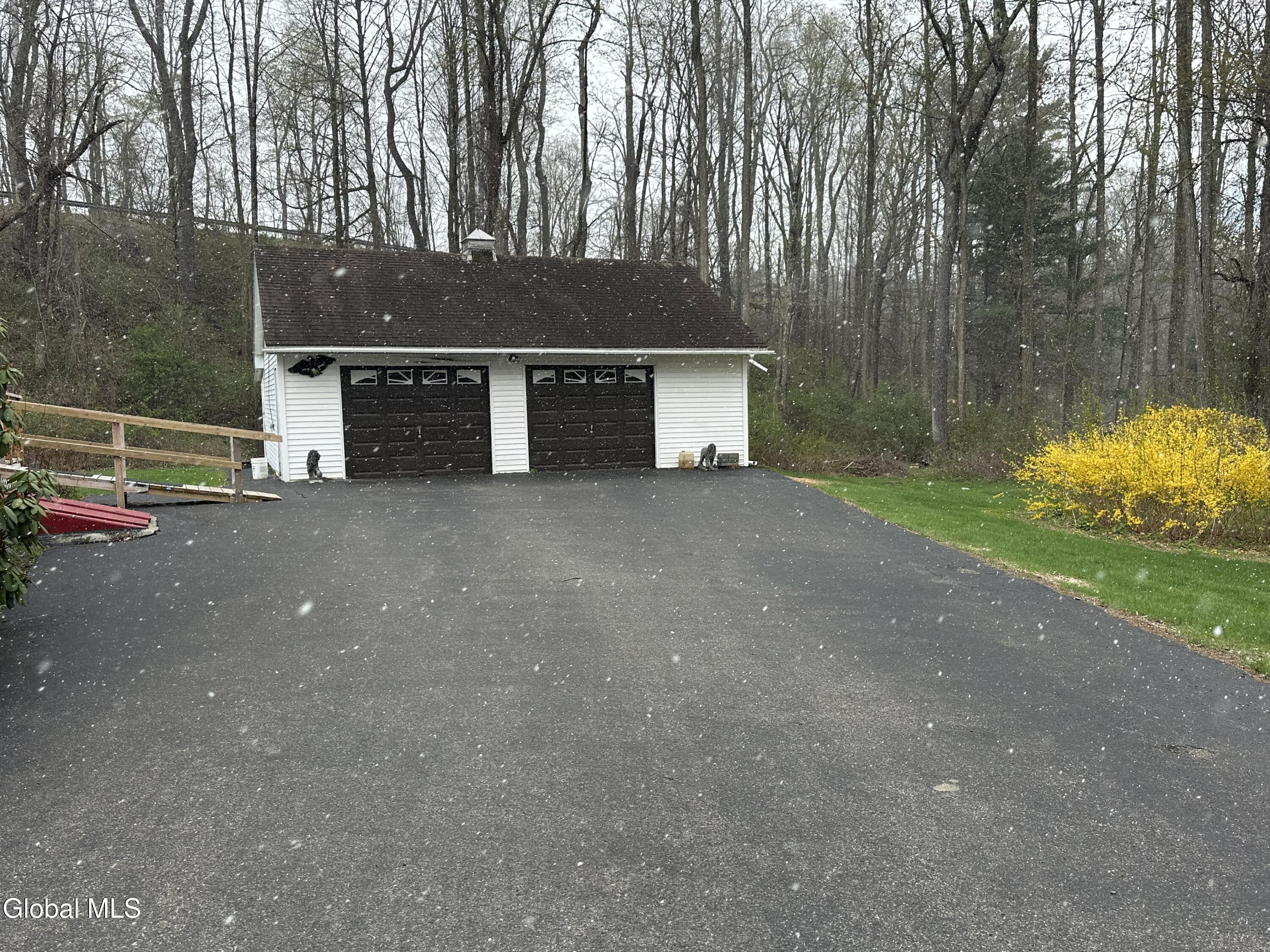 11 Kinderhook Lane New Lebanon NY 12125