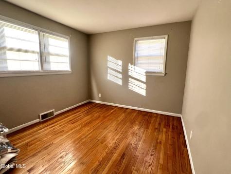 20 Peter Lane Amsterdam NY 12010