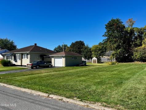 20 Peter Lane Amsterdam NY 12010