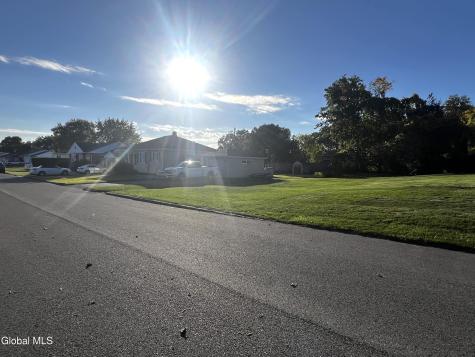 20 Peter Lane Amsterdam NY 12010