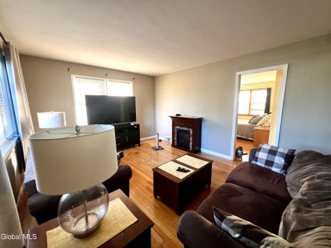 20 Peter Lane Amsterdam NY 12010