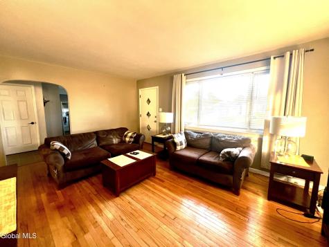 20 Peter Lane Amsterdam NY 12010