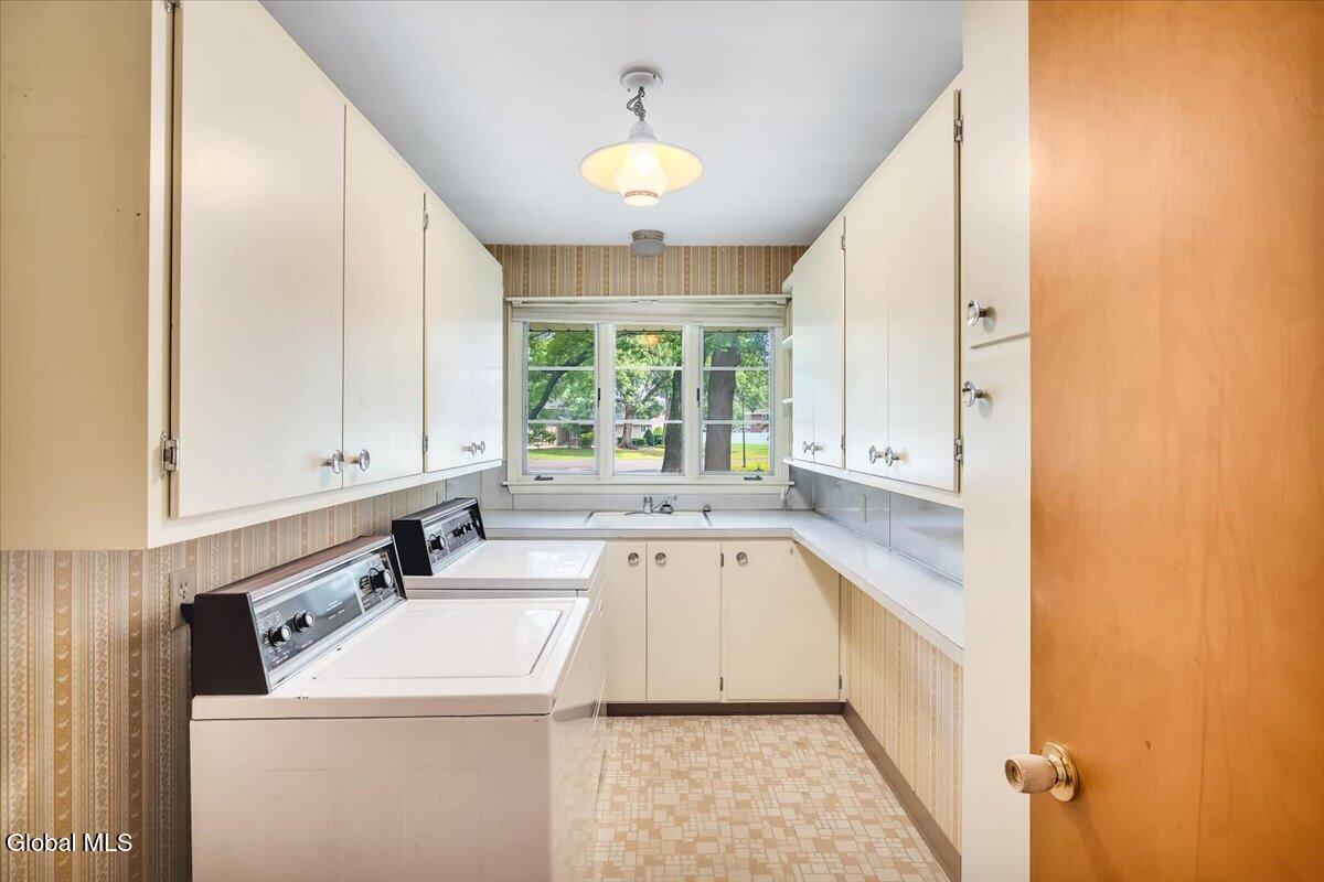 1005 Fairlane Road Rotterdam NY 12306
