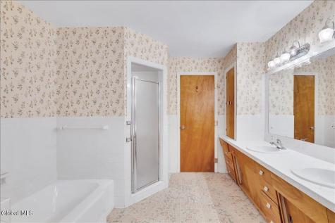 1005 Fairlane Road Rotterdam NY 12306