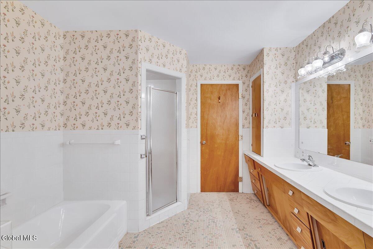 1005 Fairlane Road Rotterdam NY 12306
