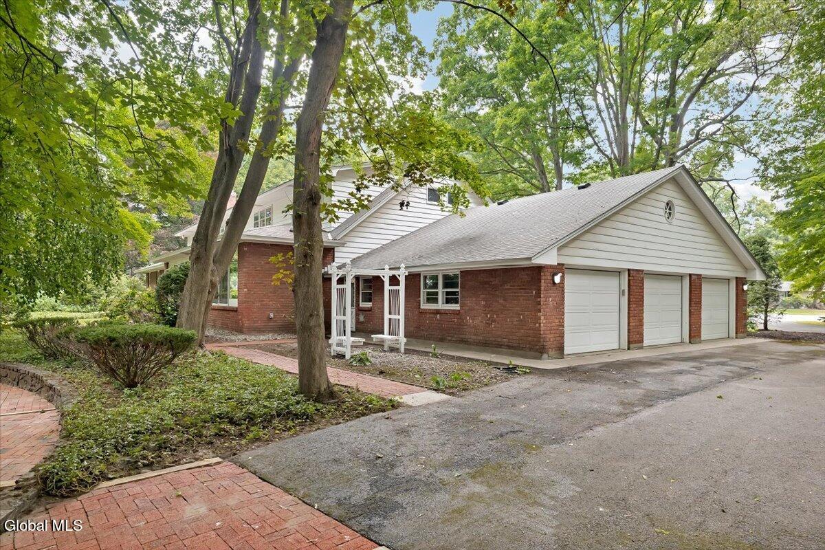 1005 Fairlane Road Rotterdam NY 12306