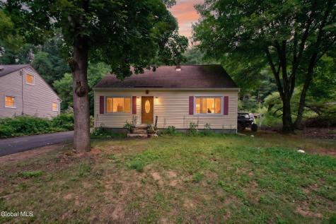 3 Hillview Terrace Guilderland NY 12084
