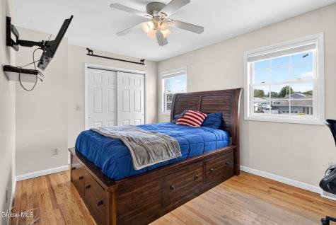 33 Hawthorne Court Loudonville NY 12211