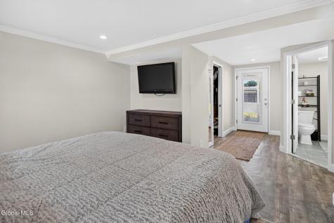 33 Hawthorne Court Loudonville NY 12211
