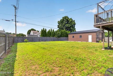 33 Hawthorne Court Loudonville NY 12211