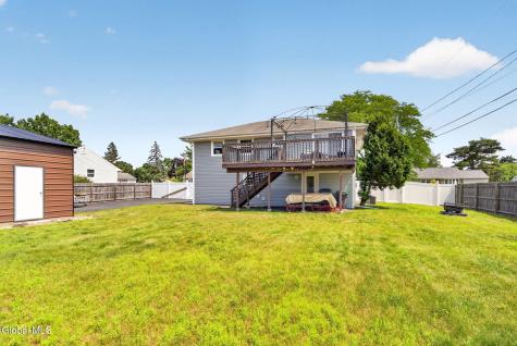 33 Hawthorne Court Loudonville NY 12211