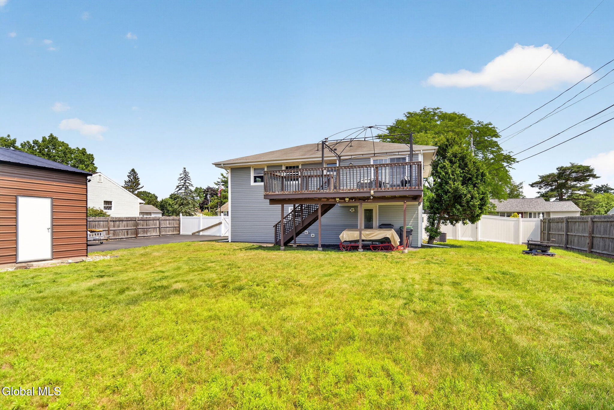 33 Hawthorne Court Loudonville NY 12211