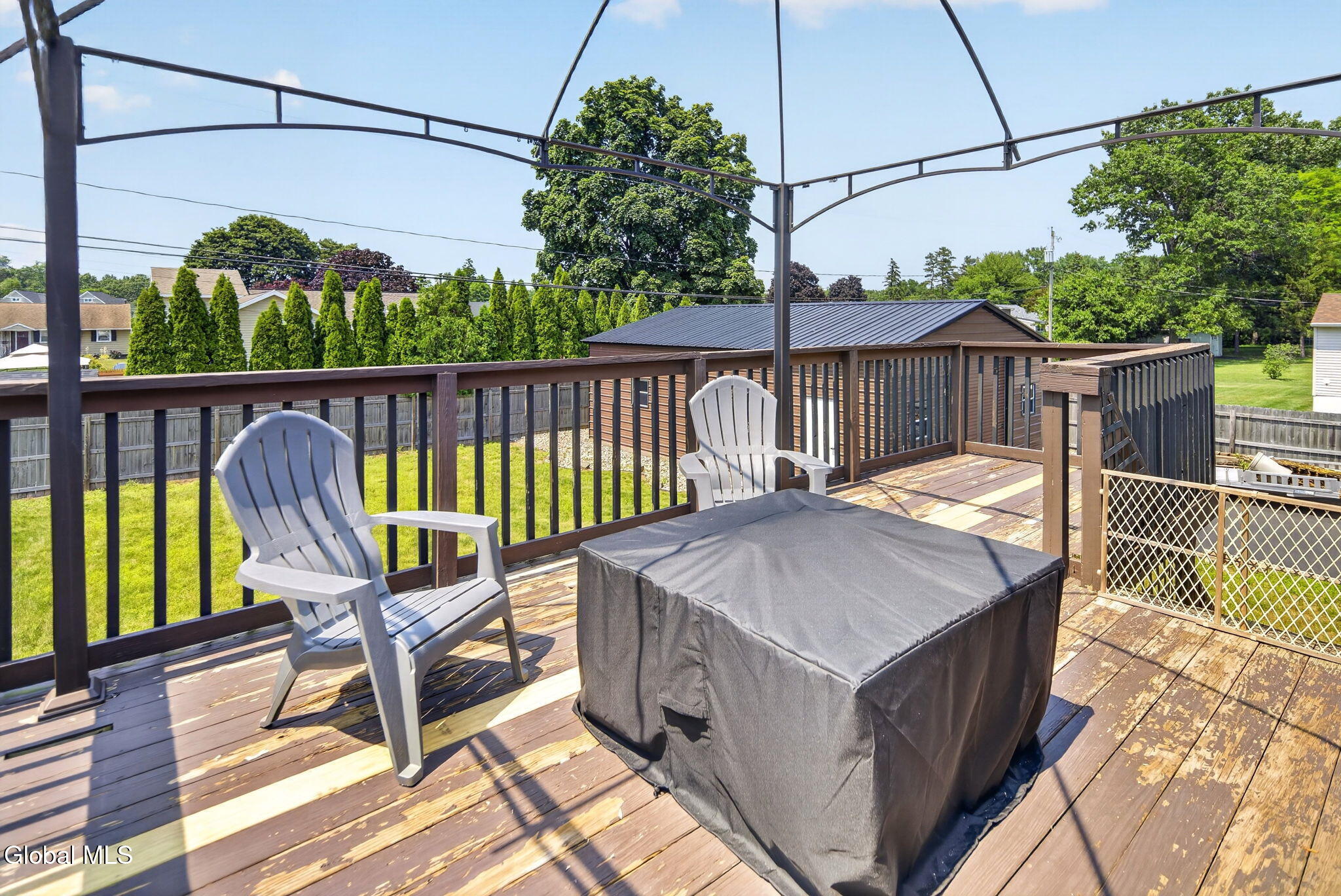 33 Hawthorne Court Loudonville NY 12211
