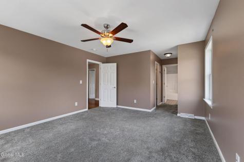 43 Amanda Way Niskayuna NY 12309