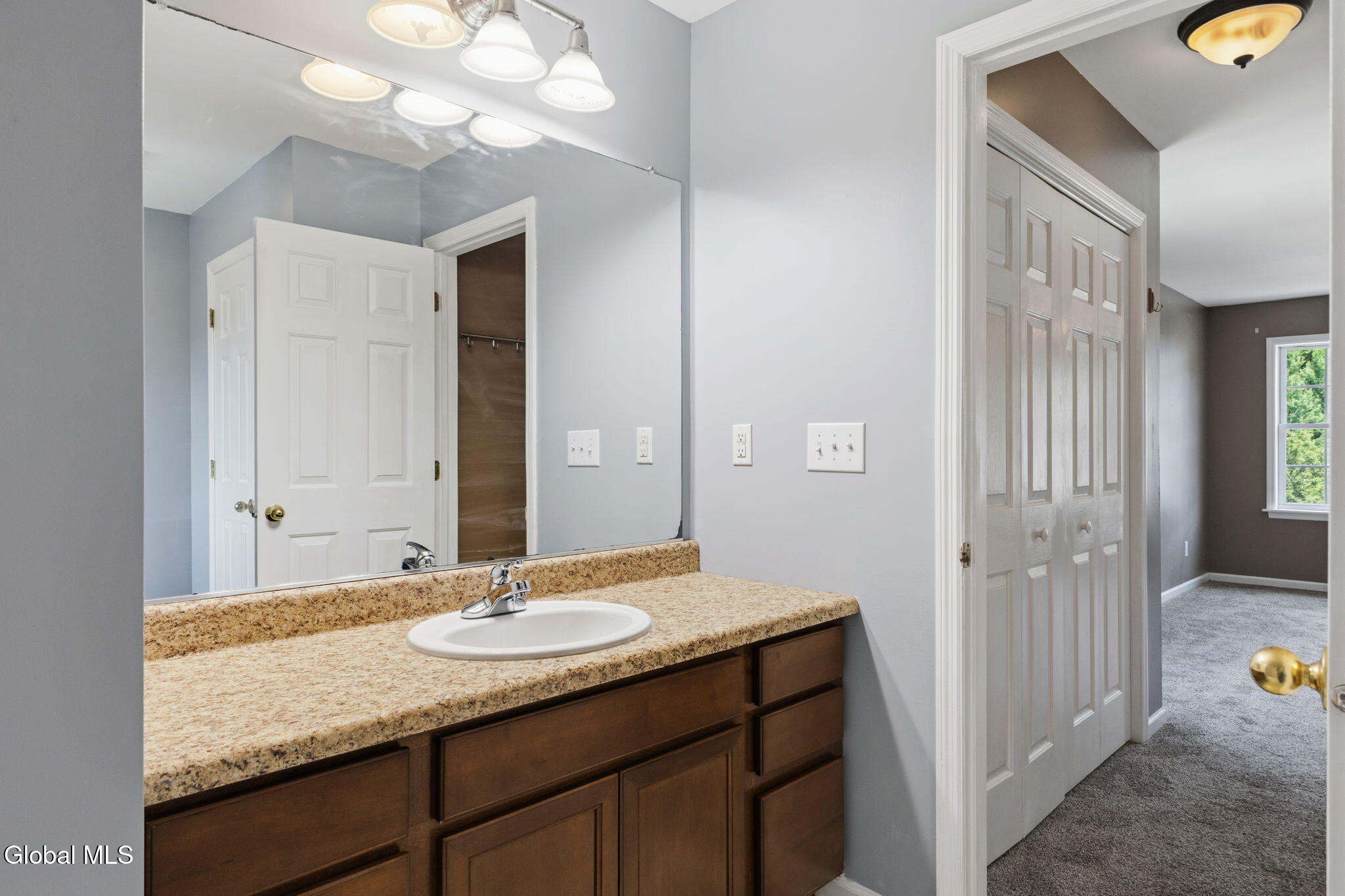 43 Amanda Way Niskayuna NY 12309