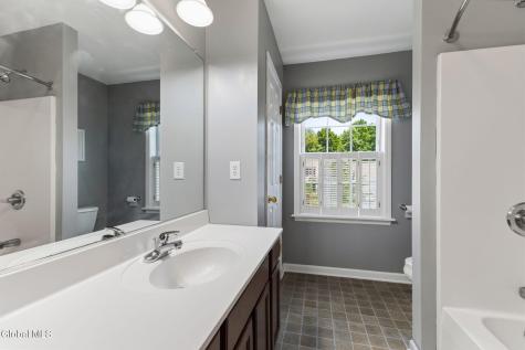43 Amanda Way Niskayuna NY 12309