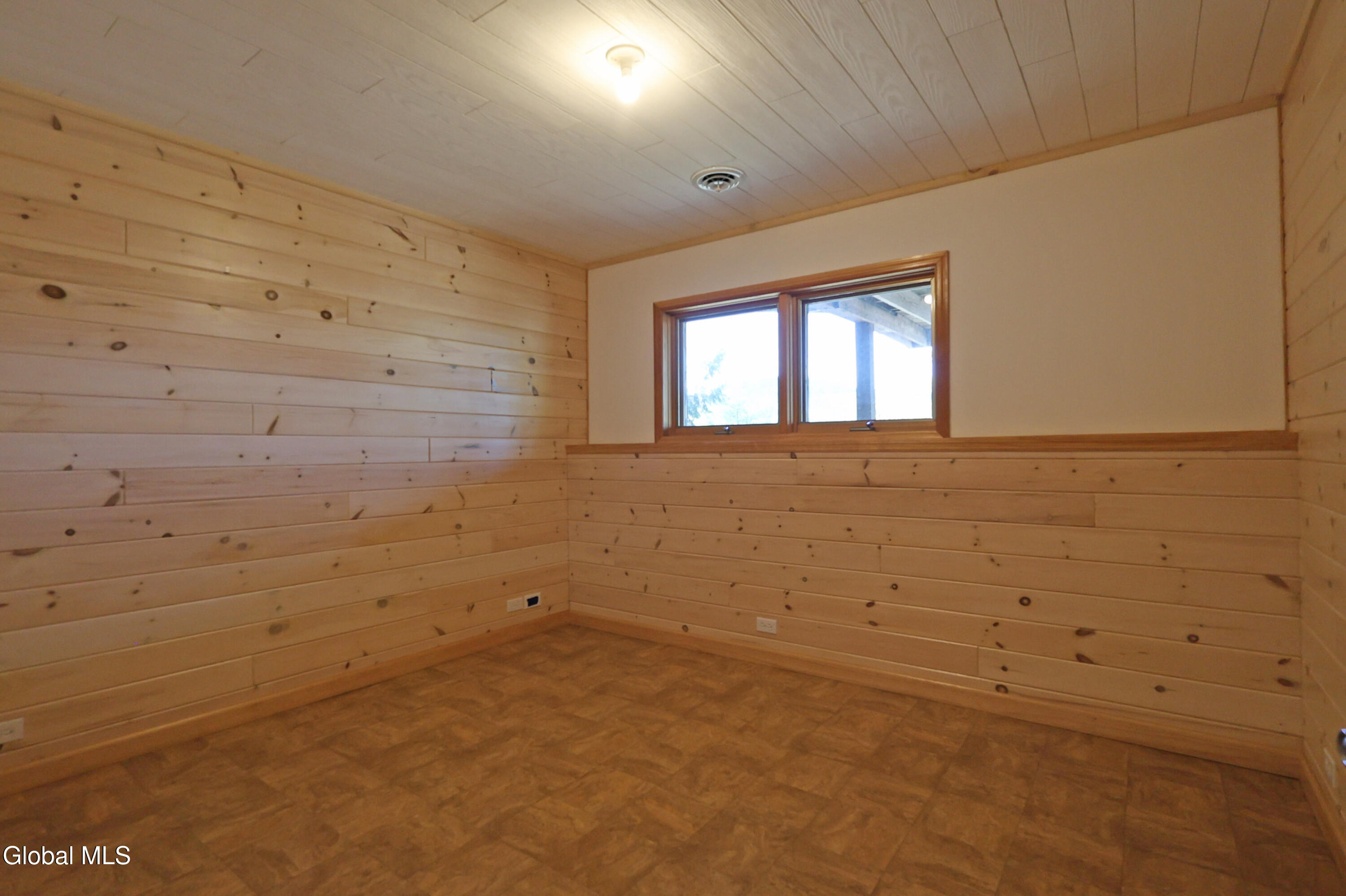 516 E Shore Drive Adirondack NY 12808