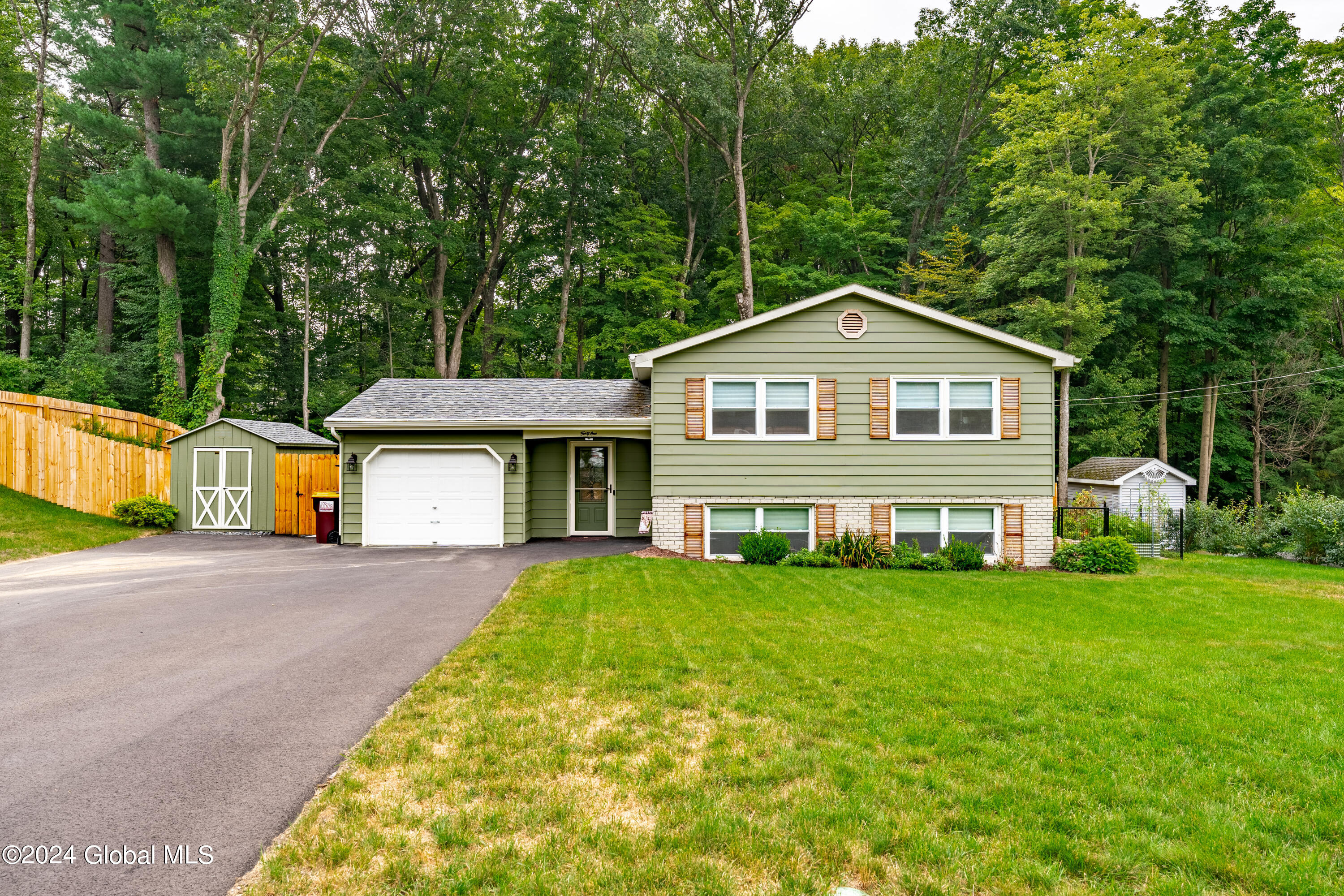 41 Grissom Drive Clifton Park NY 12065