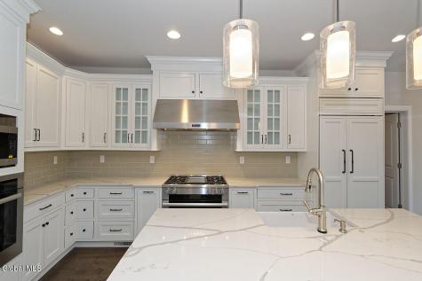 8 Mapleton Court Clifton Park NY 12065