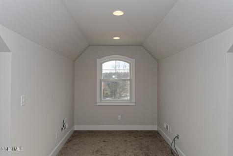 8 Mapleton Court Clifton Park NY 12065