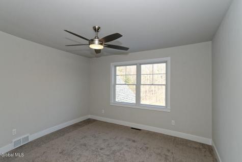 8 Mapleton Court Clifton Park NY 12065