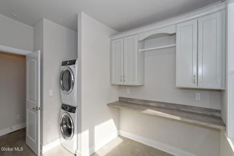 8 Mapleton Court Clifton Park NY 12065