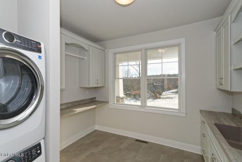 8 Mapleton Court Clifton Park NY 12065