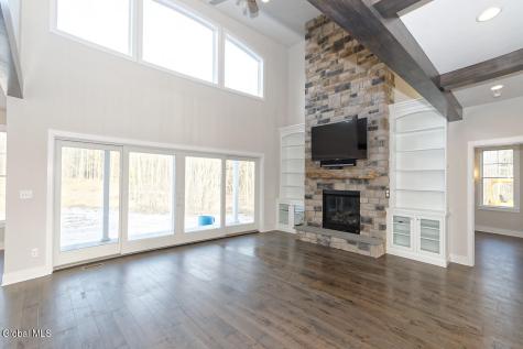 8 Mapleton Court Clifton Park NY 12065