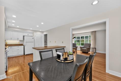 1042 Manas Drive Schenectady NY 12303