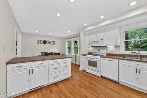 1042 Manas Drive Schenectady NY 12303