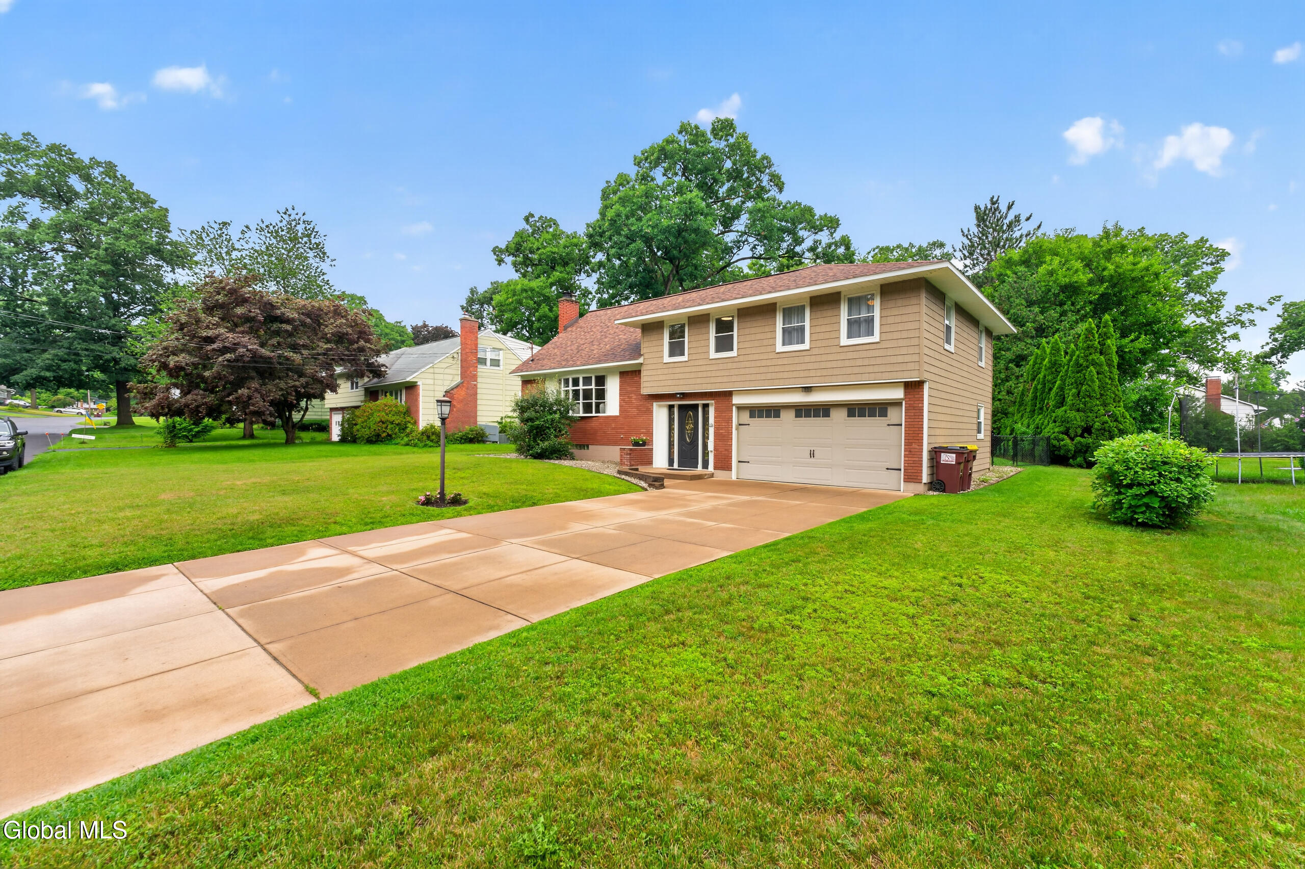 1042 Manas Drive Schenectady NY 12303