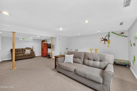 1042 Manas Drive Schenectady NY 12303