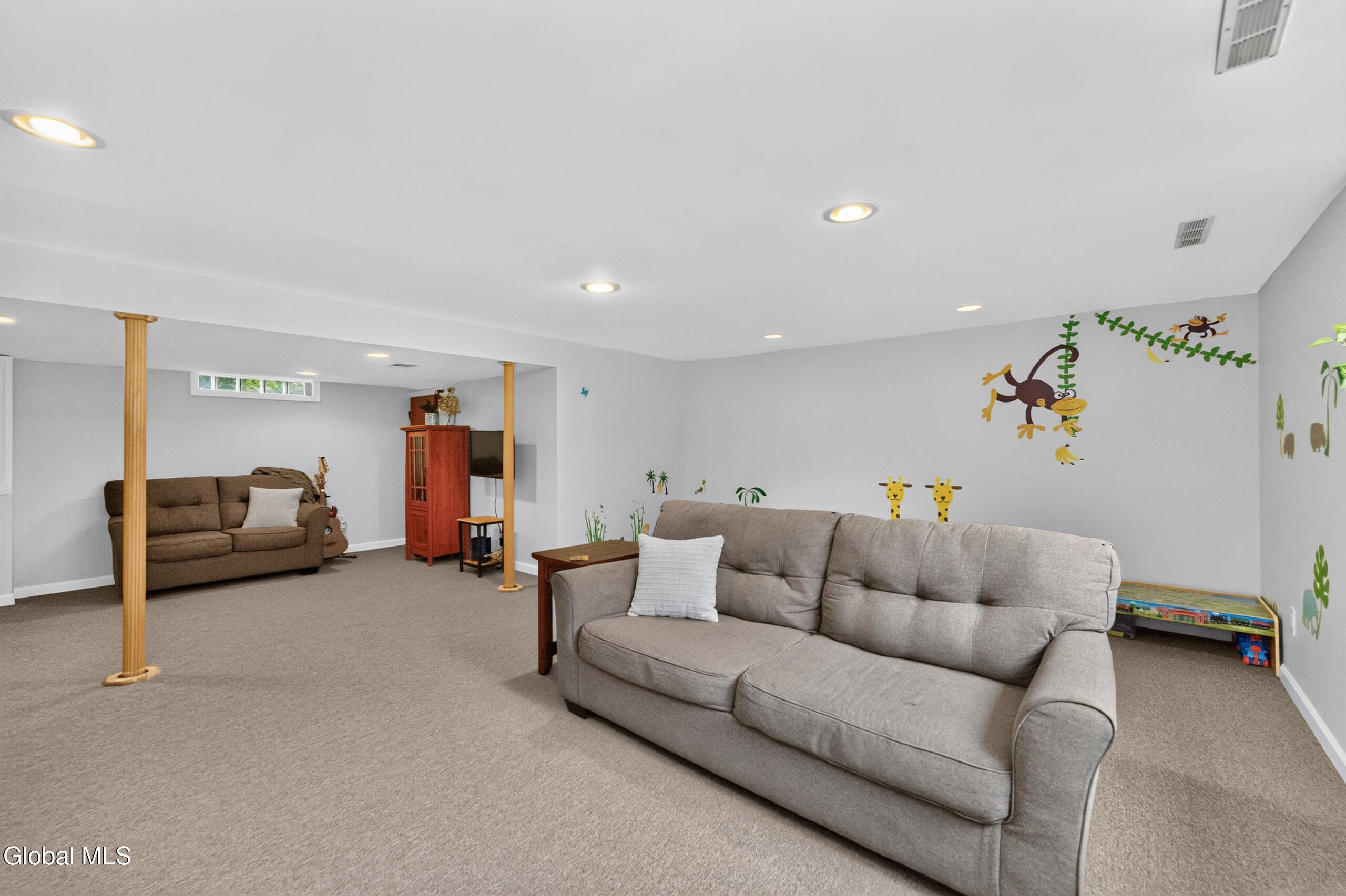 1042 Manas Drive Schenectady NY 12303
