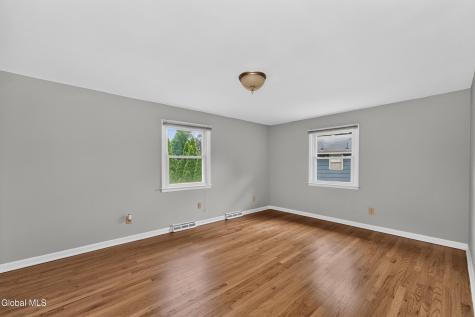 1042 Manas Drive Schenectady NY 12303